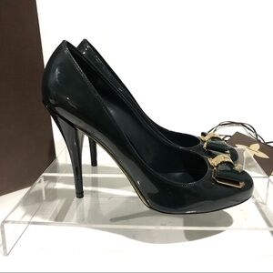 Authentic Louis Vuitton Pin Up Style Round Toe with Bow Pumps Heels Rare